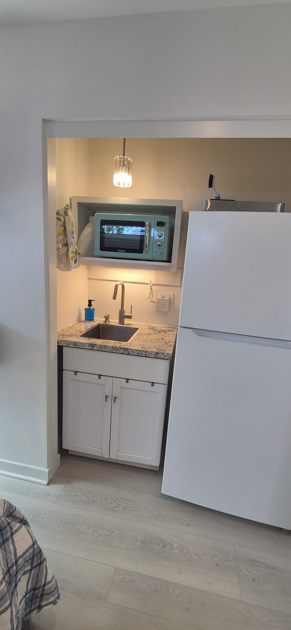 kitchenette.jpg