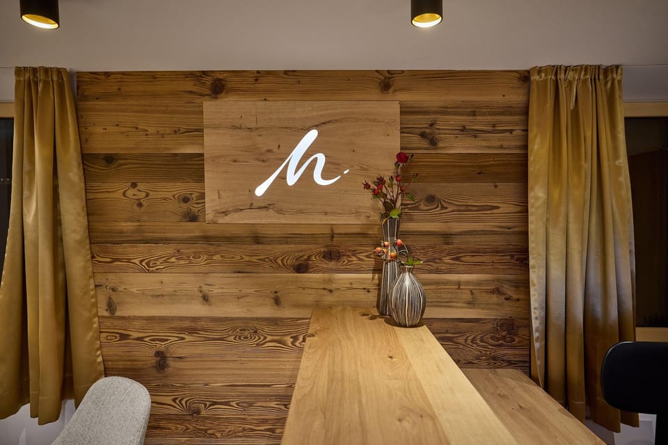 Entrance / Reception