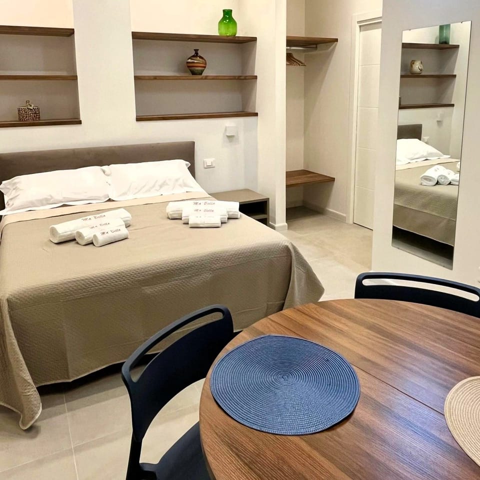 Cozy apartment located in a historic building in the heart of Old Bari Apartment in Bari