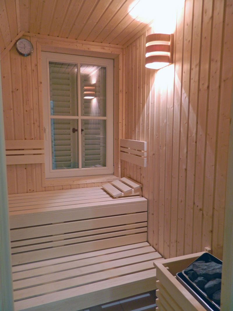 Vacation home with a fireplace and sauna, about 450 meters from the sandy beach, washing machine, dryer House in Glowe