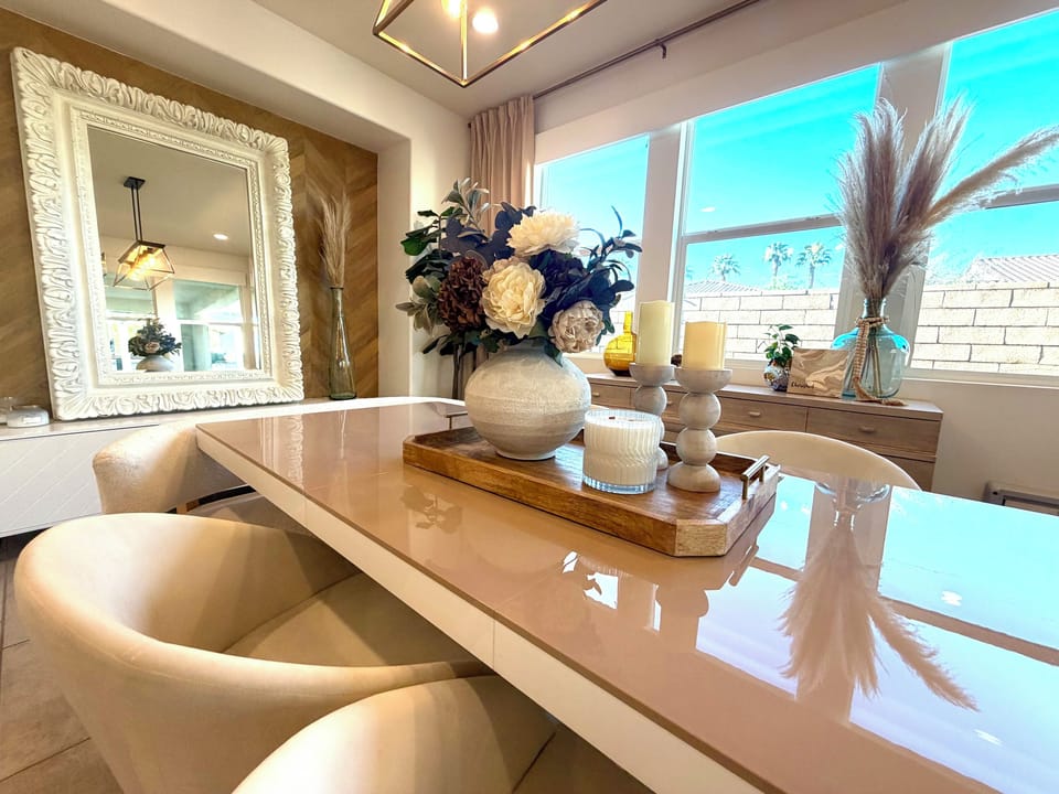 La Quinta Oasis w/Pool, Hot Tub, Outdoor Kitchen, 4bedrooms/4baths House in La Quinta