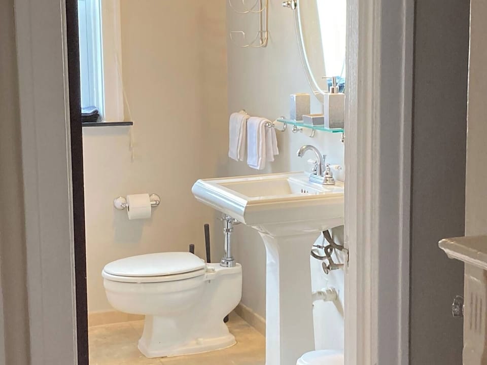 Beautiful marble bathroom with jacuzzi tub!