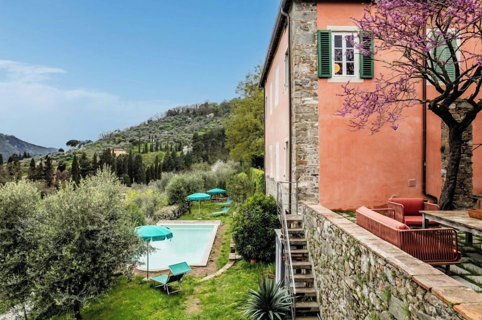 Villa with natural spring amid Lucca vineyards House in Tuscany