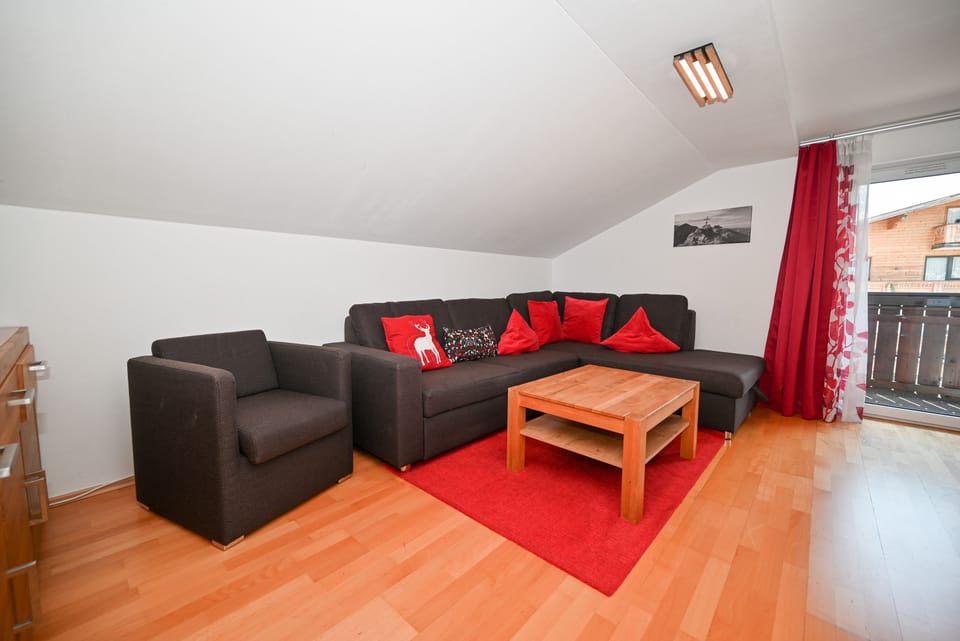 Lisa Apartment, balcony, near AreitXpress Apartment in Zell am See