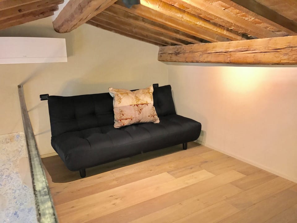 Luxury Apartment Near the Duomo with Air Conditioning and Wi-Fi Apartment in Florence