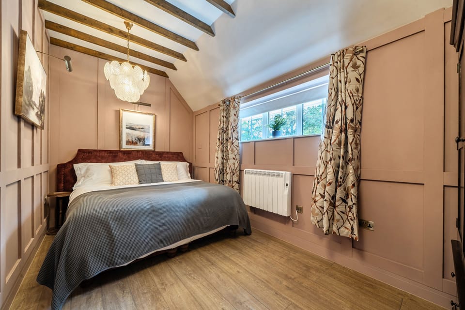 Willow Brook, Hamptworth: The principal bedroom has a super-king size bed