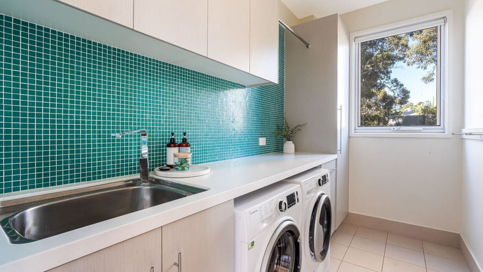Sapphire Sands | Laundry | Washing machine | Clothes dryer | Dryer rack | Laundry liquid