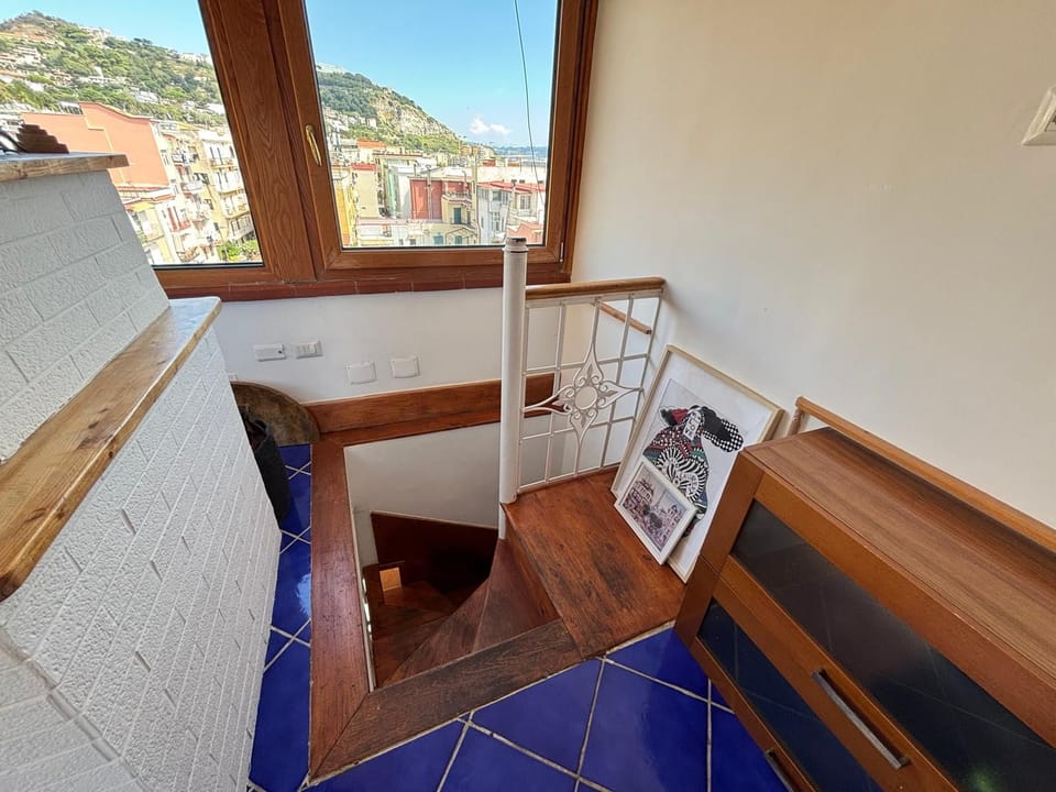 Fabulous 2-bedroom apartment in Pozzuoli just 2 minutes away from the waterfront Apartment in Pozzuoli