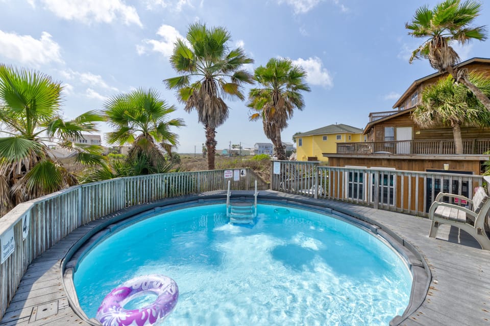Above ground pool
