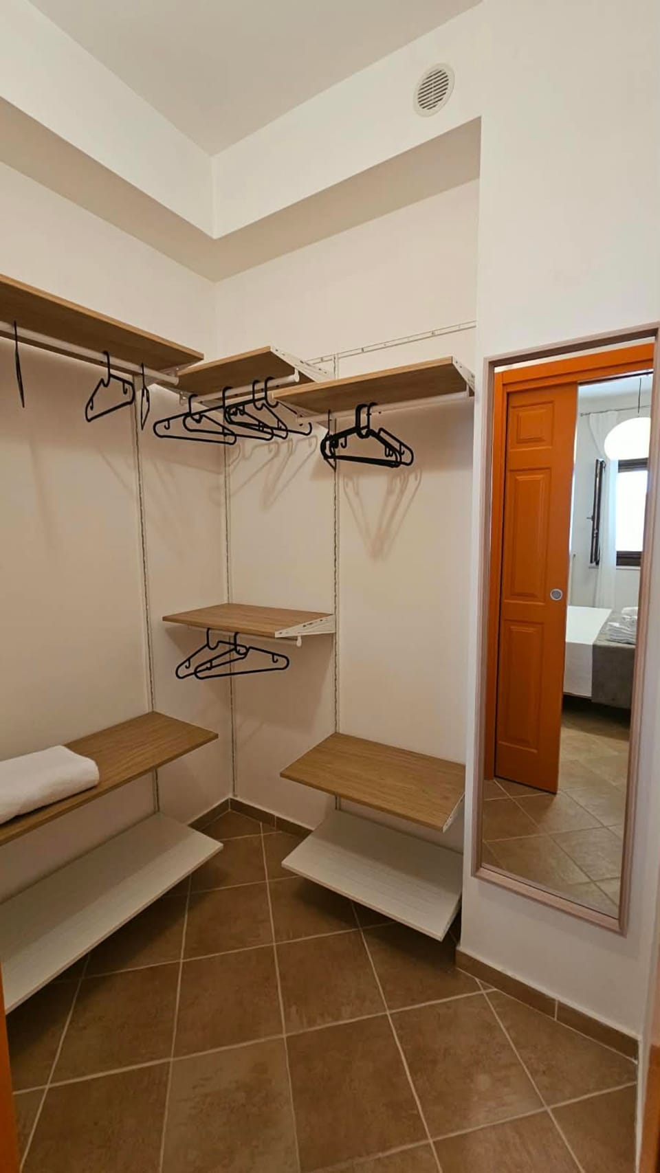 Apartment 'Il Tralcio' with Mountain View, Wi-Fi and Air Conditioning Apartment in Campania