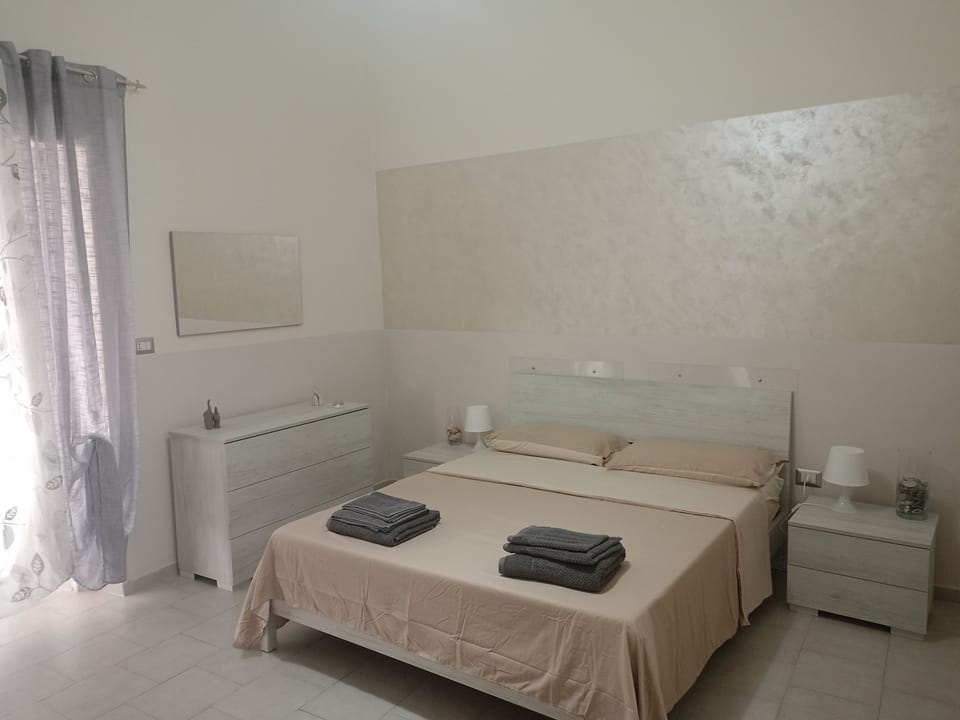 2 minutes from the Royal Palace of Caserta: Fede & Anto's Home Apartment in Caserta
