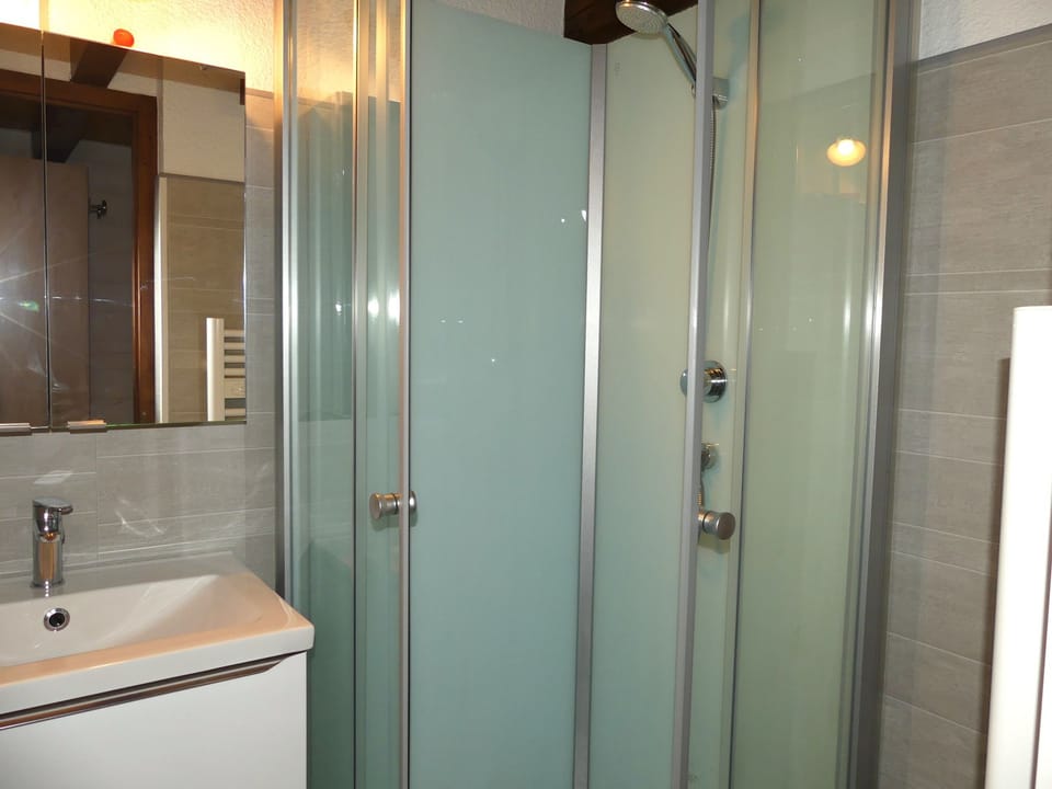 Mezzanine studio, pets allowed - 5 guests. Mountain view Apartment in Pralognan-la-Vanoise