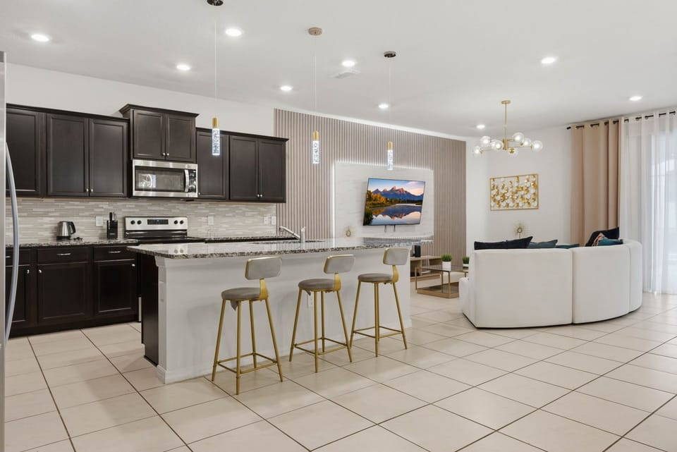 Kitchen & dining