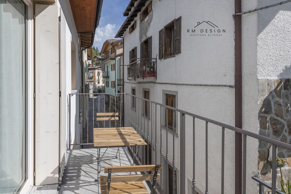 Wooden Wall - AffittiPontediLegno Apartment in Ponte di Legno