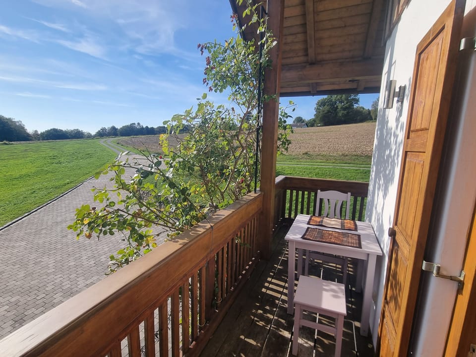 Apartment 'Kleines Glück in der Natur' with Balcony, Terrace, Whirlpool and Fire Pit Apartment in Deggendorf