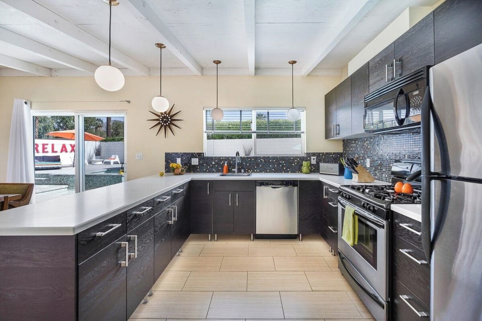 K0528 - Kitchen Area