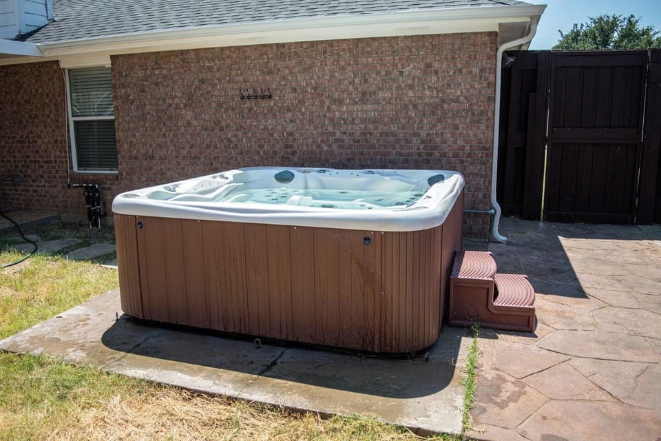 Seven seater hot tub to relax your aches and pains away after a fun day of exploring, or a perfect end to a romantic night for two 