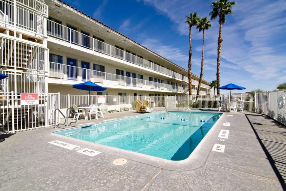 Holiday Home Swimming Pool