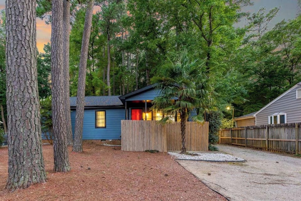 Charming wooded retreat with private patio and peaceful natural setting