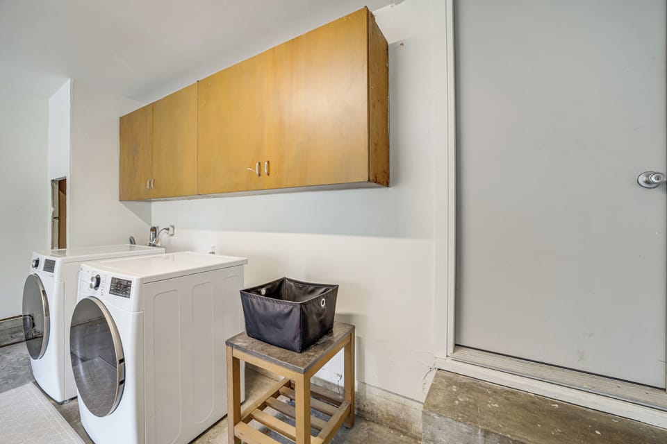 Garage | Laundry Area