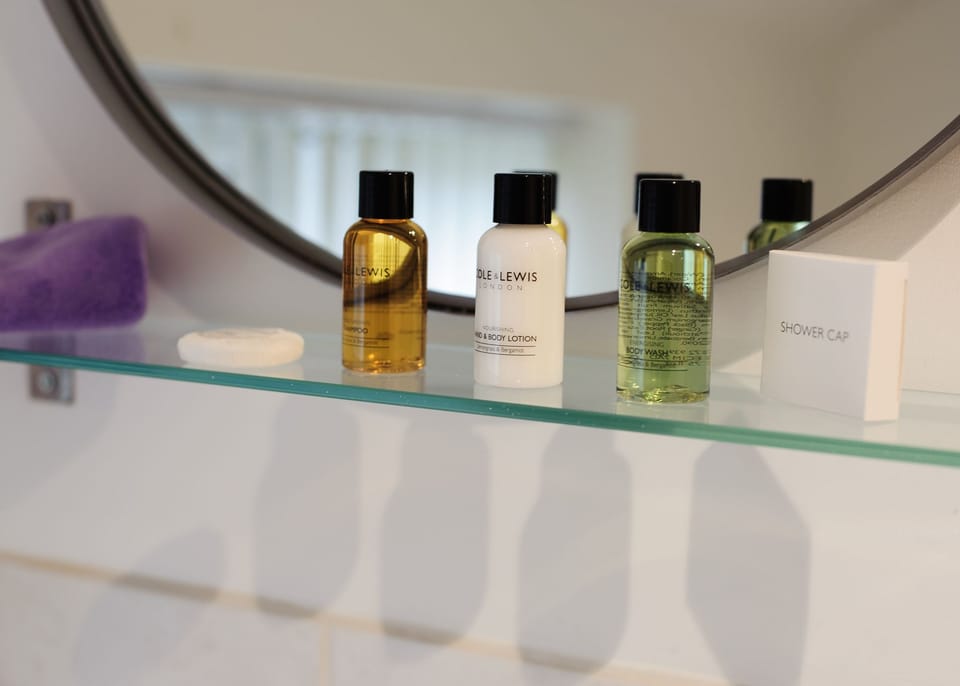 Stylish touches in en suite bathroom