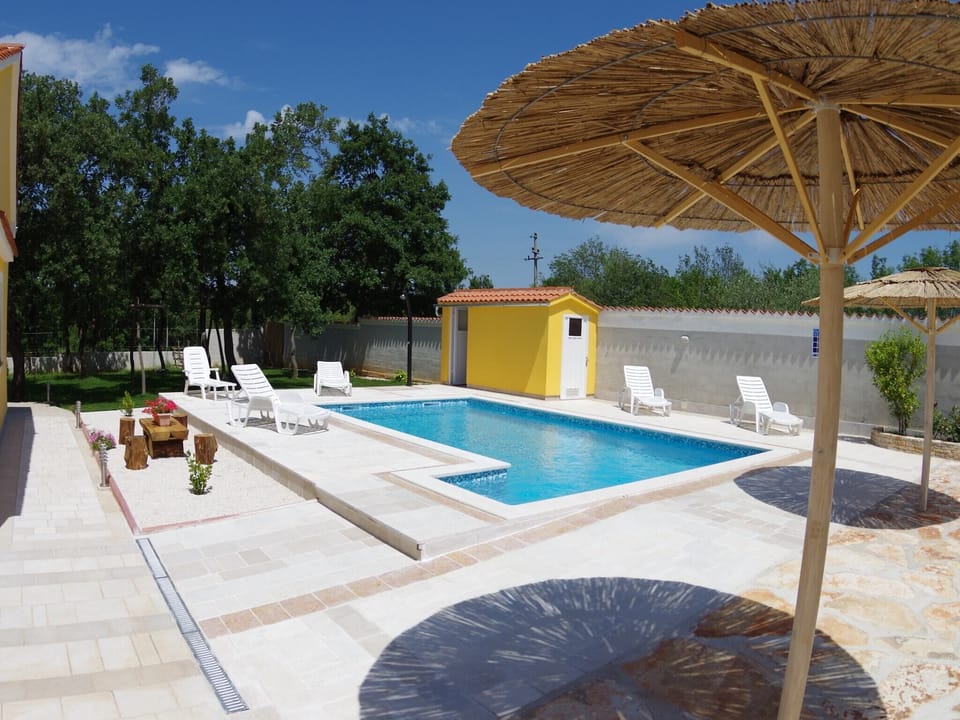Holiday Home Swimming Pool