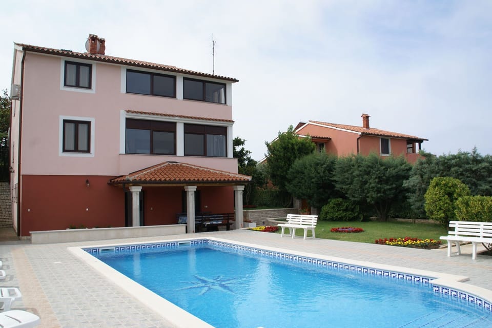 Holiday Home Swimming Pool