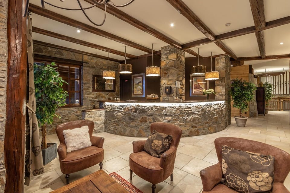 Entrance / Reception