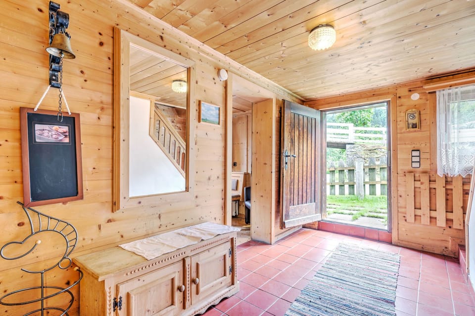 Entrance / Reception