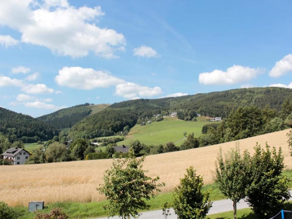 Surroundings [summer] (1-5 km)
