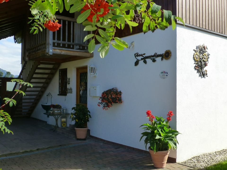 Entrance / Reception