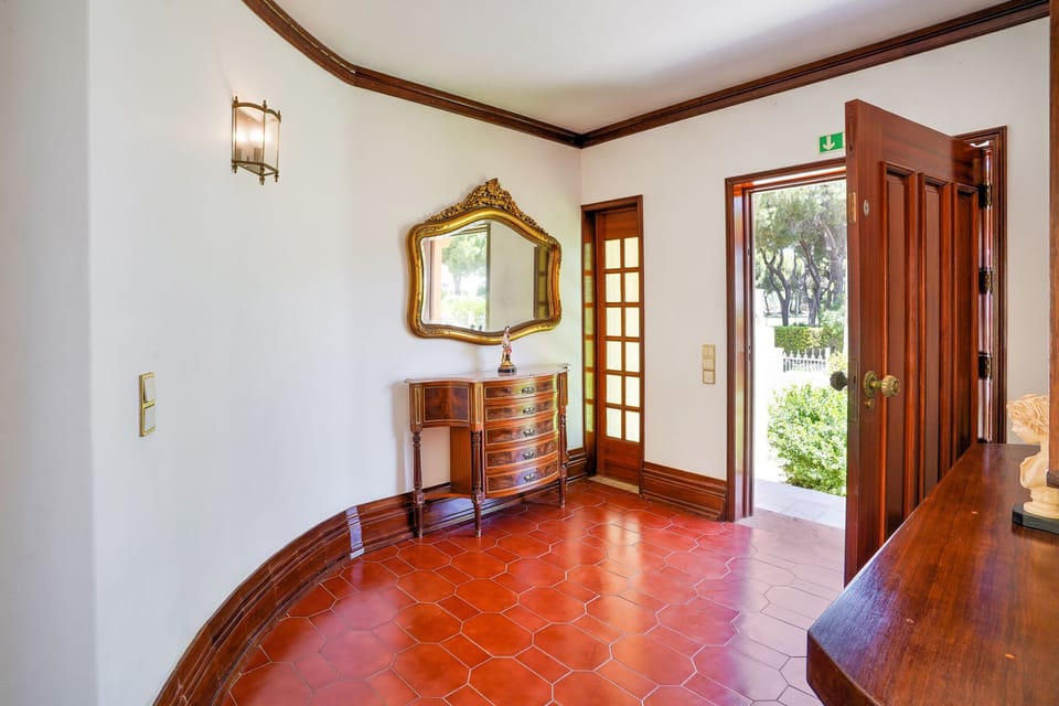 Entrance / Reception