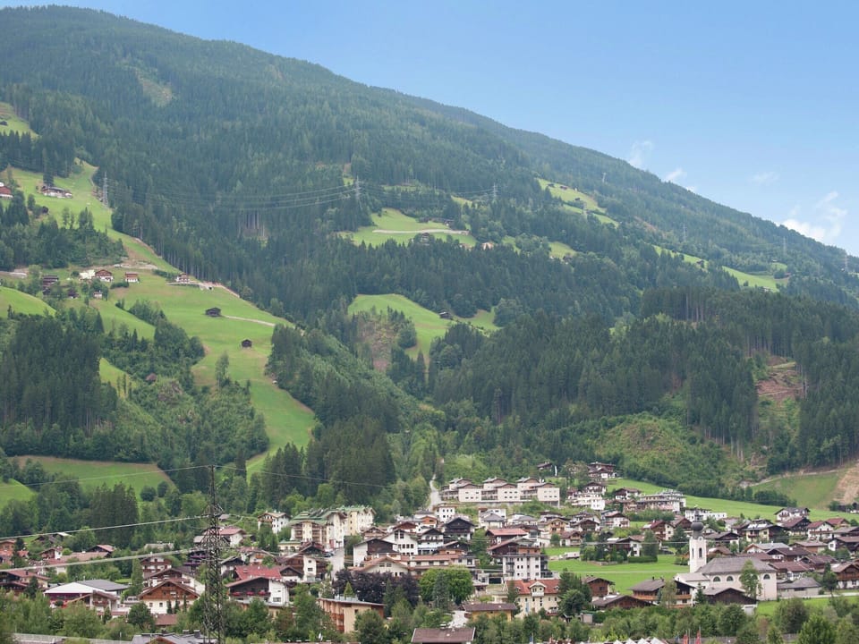 Surroundings [summer] (1-5 km)