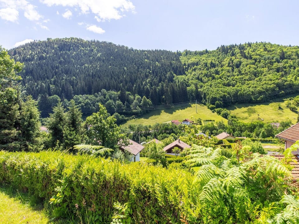 Surroundings [summer] (1-5 km)