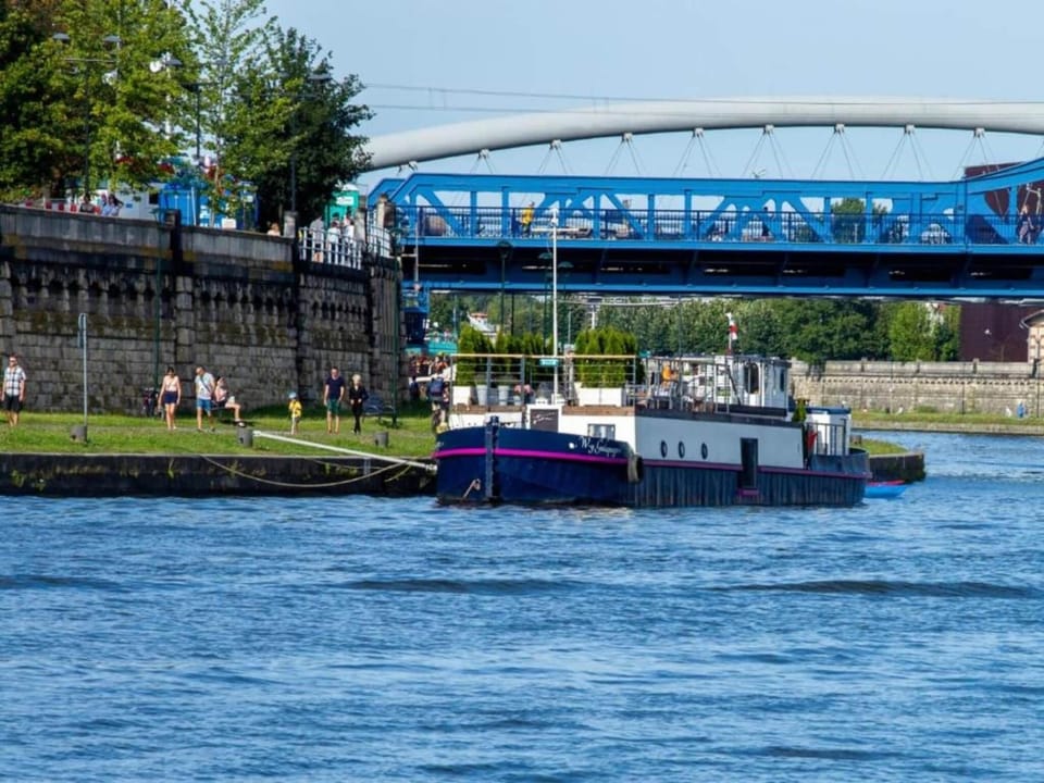 Region [summer] (>5 km)