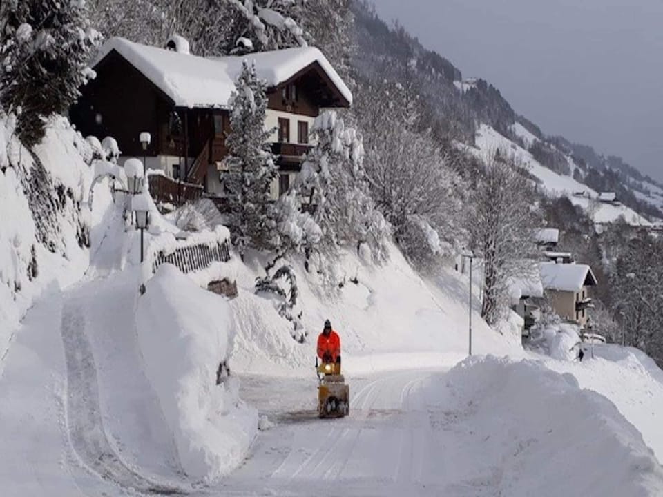 Immediate Surroundings [winter] (<1 km)