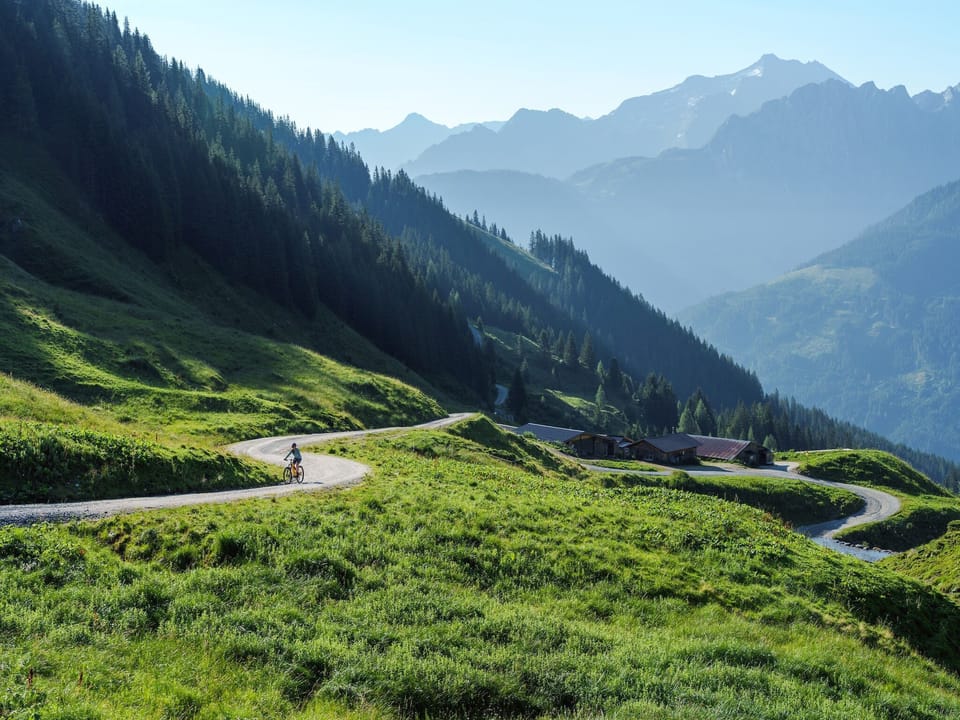 Surroundings [summer] (1-5 km)