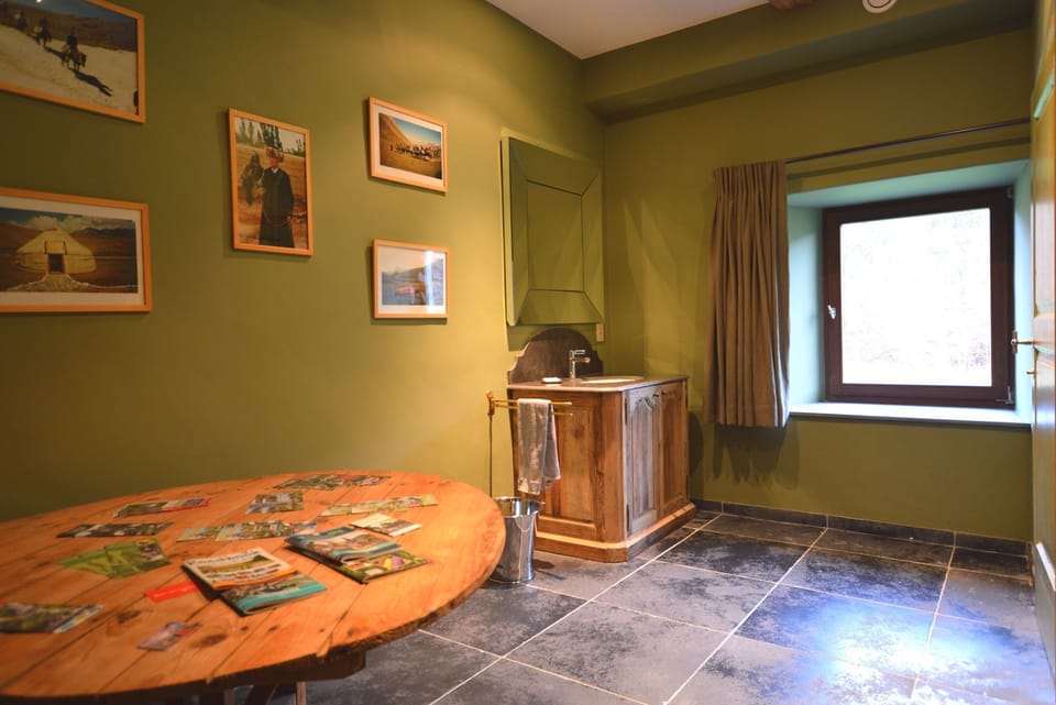 Entrance / Reception
