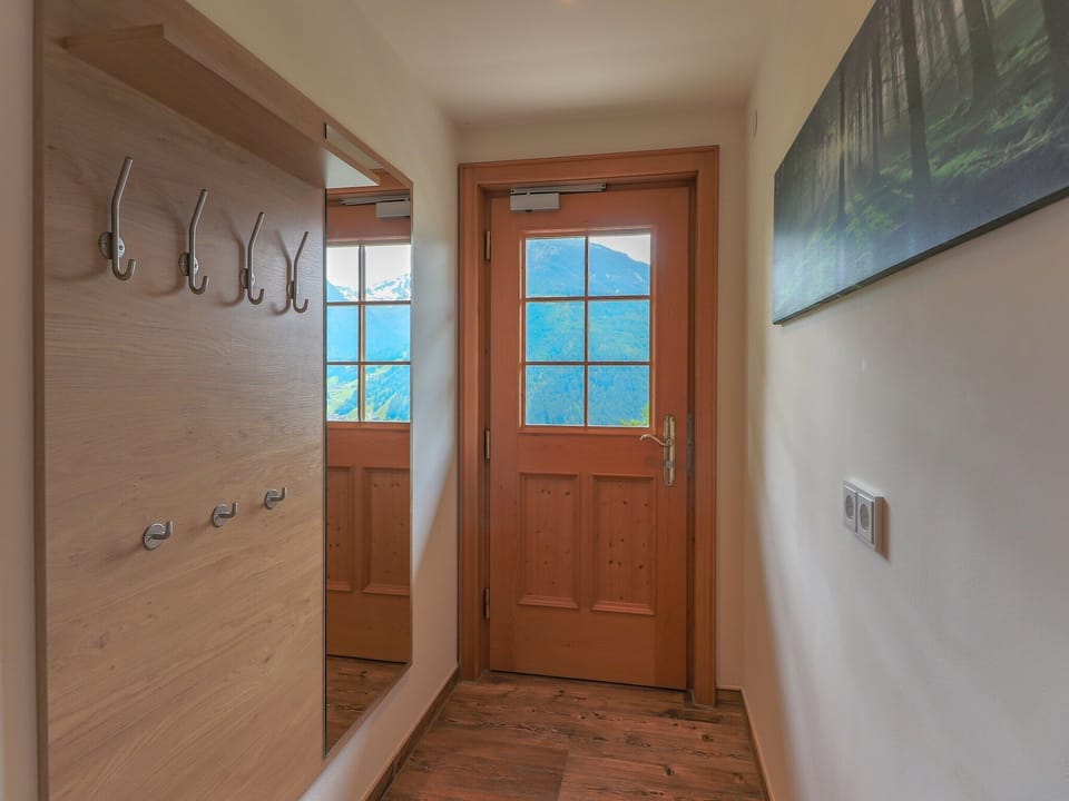 Entrance / Reception