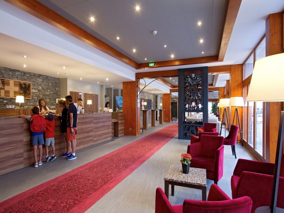 Entrance / Reception