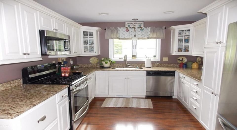 Nice modern large kitchen