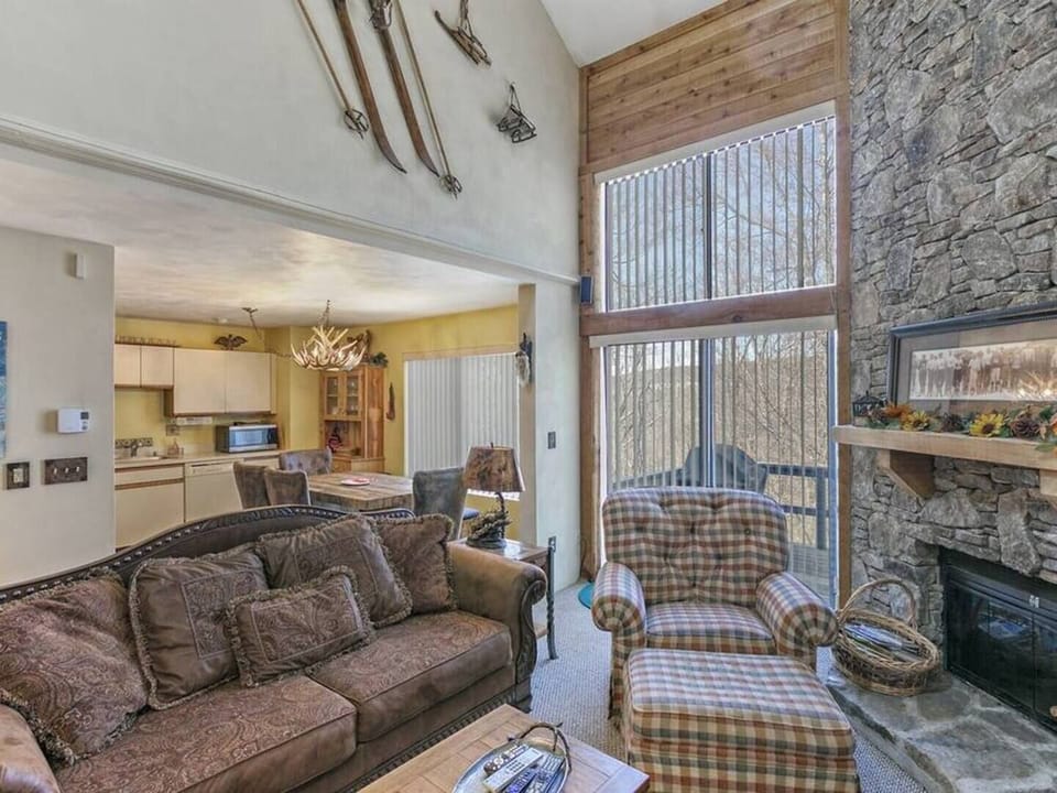 Living Room/Kitchen