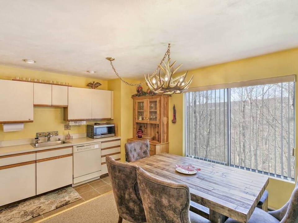 Dining Area w/View