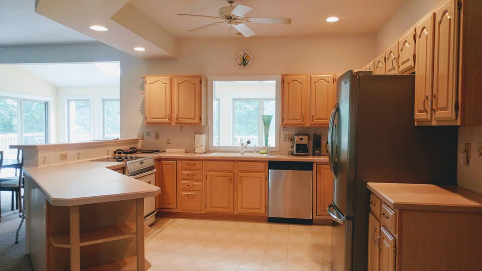 3 sets of dishes, everday, outside, and formal.  Two ovens.