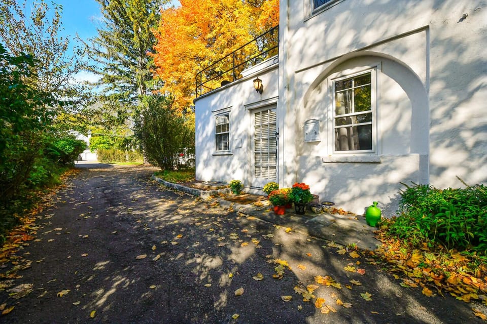 Front of the house w/Parking in the Corner 