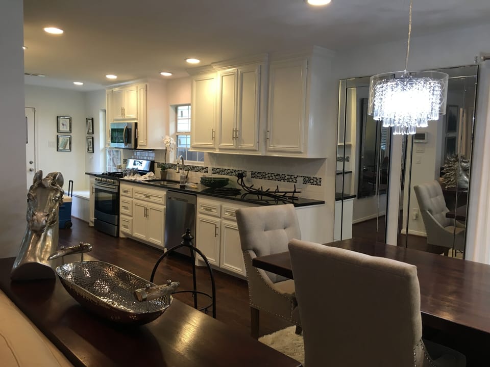 Full kitchen open to living/dining areas
