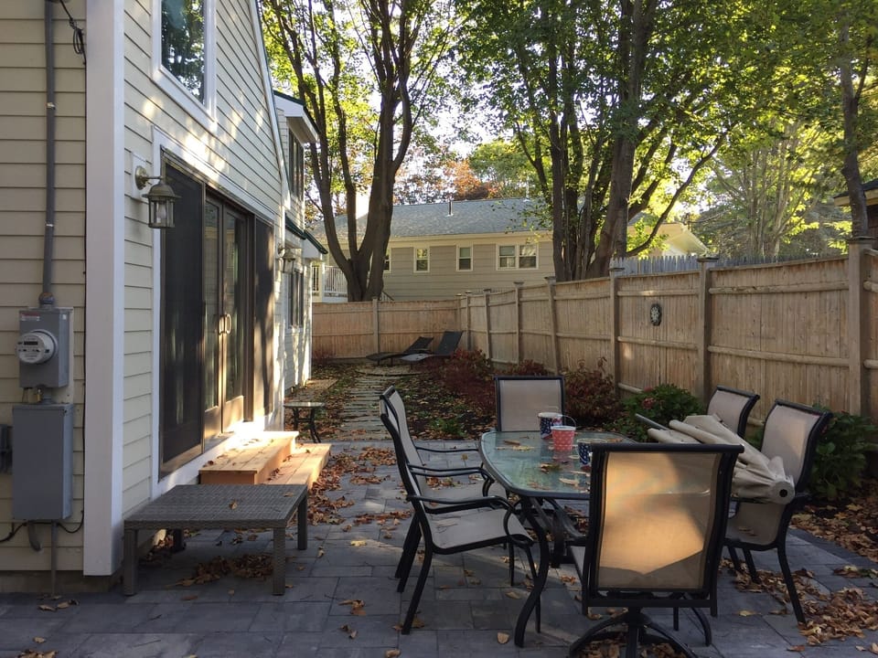Outdoor grilling and dining patio