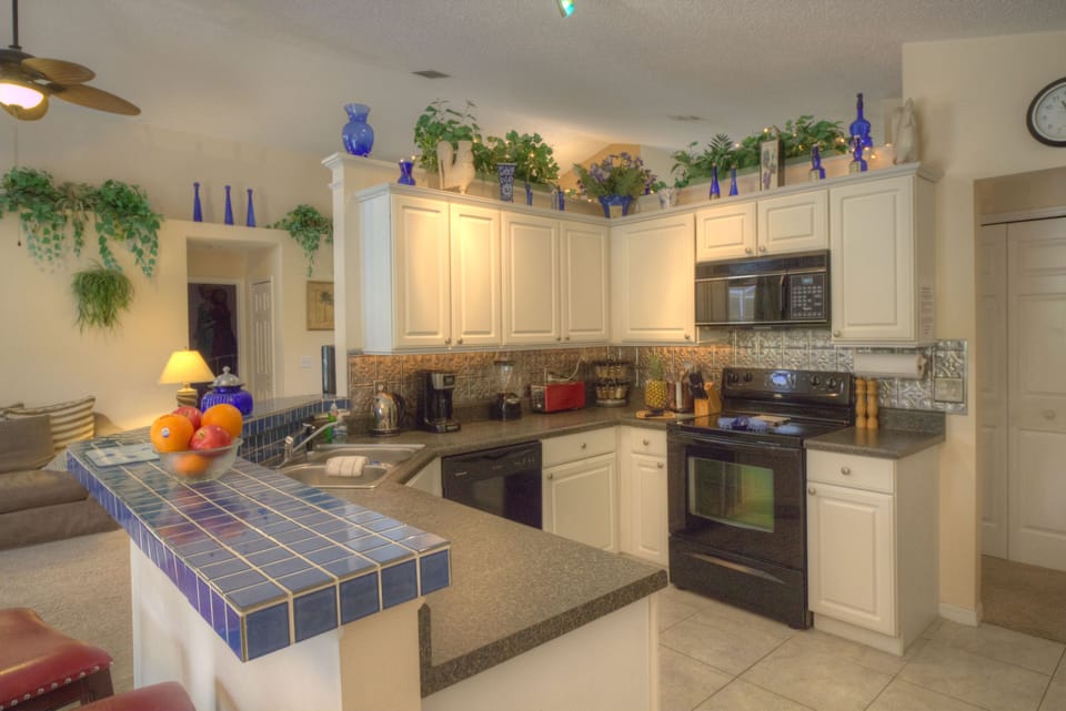 Very Functional +fully Equipped kitchen-Open area & easy access to Dining & Deck