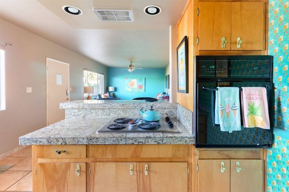 Full Kitchen