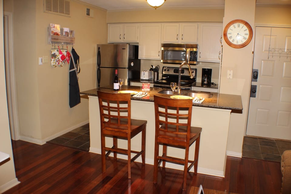 Fully stocked kitchen!  microwave, dishwasher, toaster, etc!
